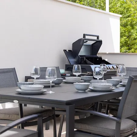 Aurelia 3 With Pool Linardići