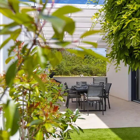 Aurelia 3 With Pool * Linardići