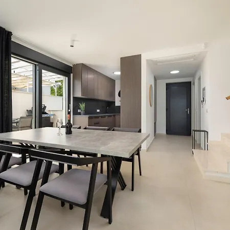 Aurelia 3 With Pool וילה *