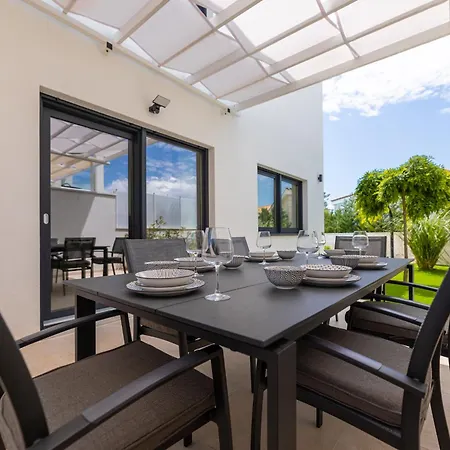 וילה Aurelia 3 With Pool *