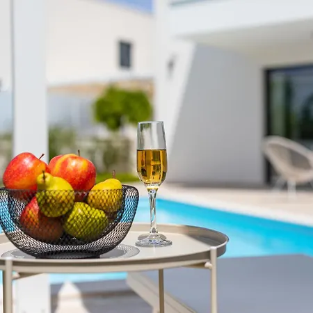 Aurelia 3 With Pool וילה