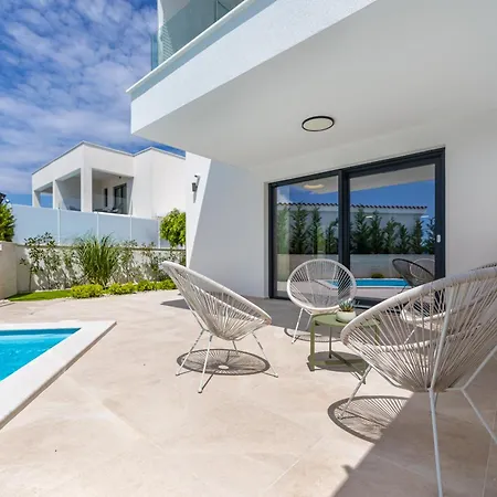 Aurelia 3 With Pool Linardići