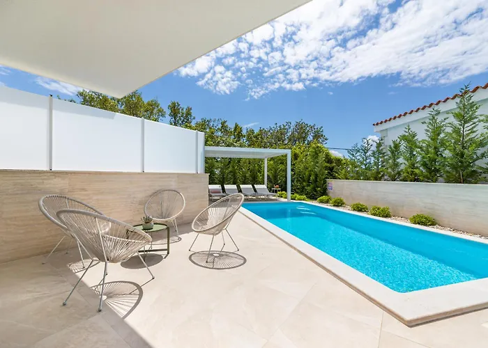 Βίλα Aurelia 3 With Pool Linardići