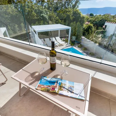 Aurelia 3 With Pool Linardići