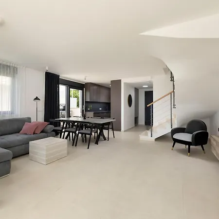 Aurelia 3 With Pool * Linardici