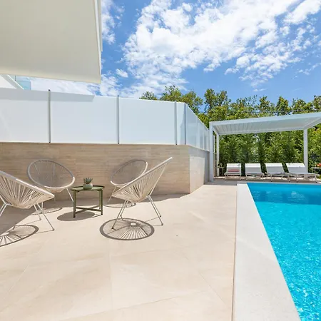 Aurelia 3 With Pool Villa