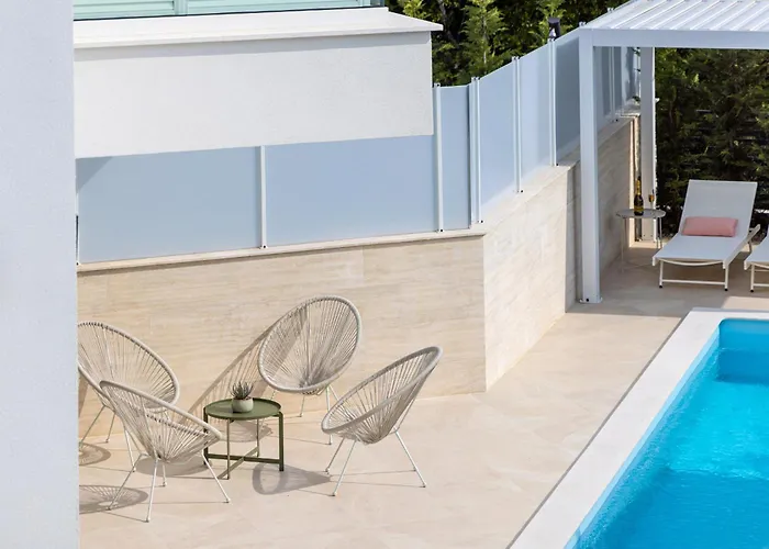 Aurelia 3 With Pool Vila