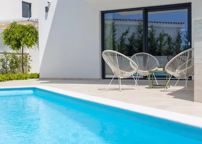 Vila Aurelia 3 With Pool *