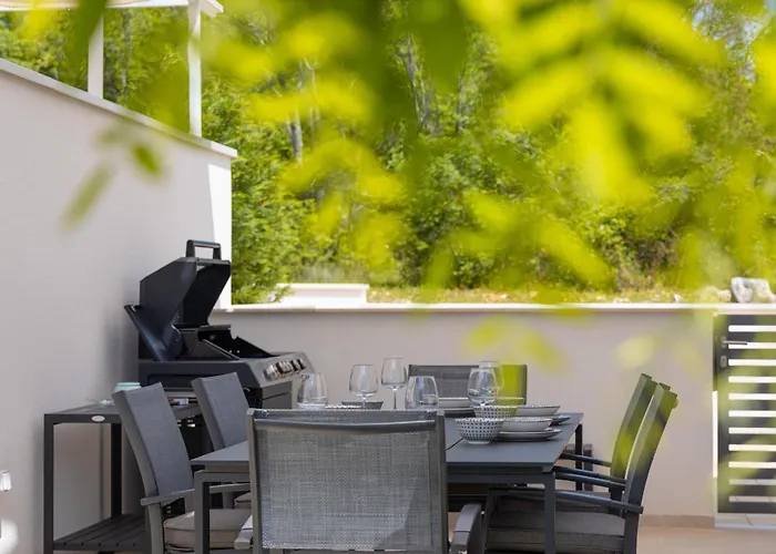 Aurelia 3 With Pool Vila Linardici