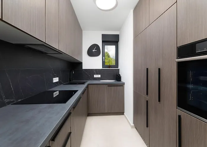 Vila Aurelia 3 With Pool Linardici
