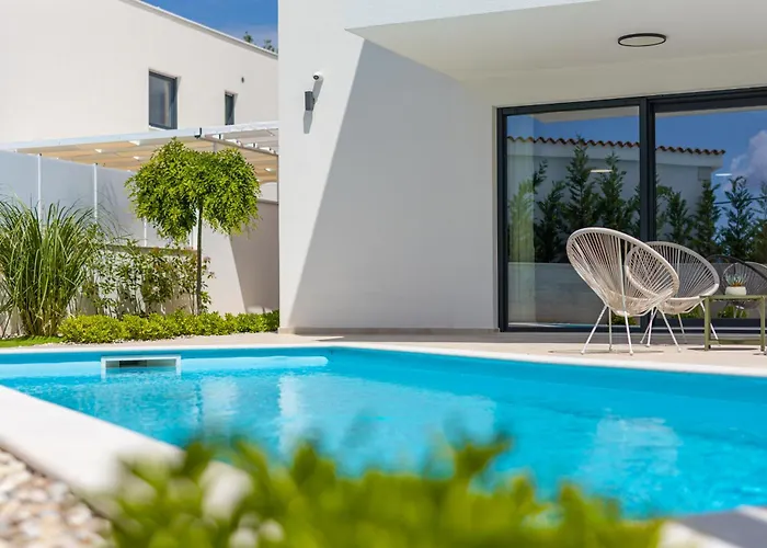 Vila Aurelia 3 With Pool *