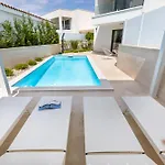 Aurelia 3 With Pool Linardići