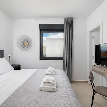 Aurelia 3 With Pool Villa